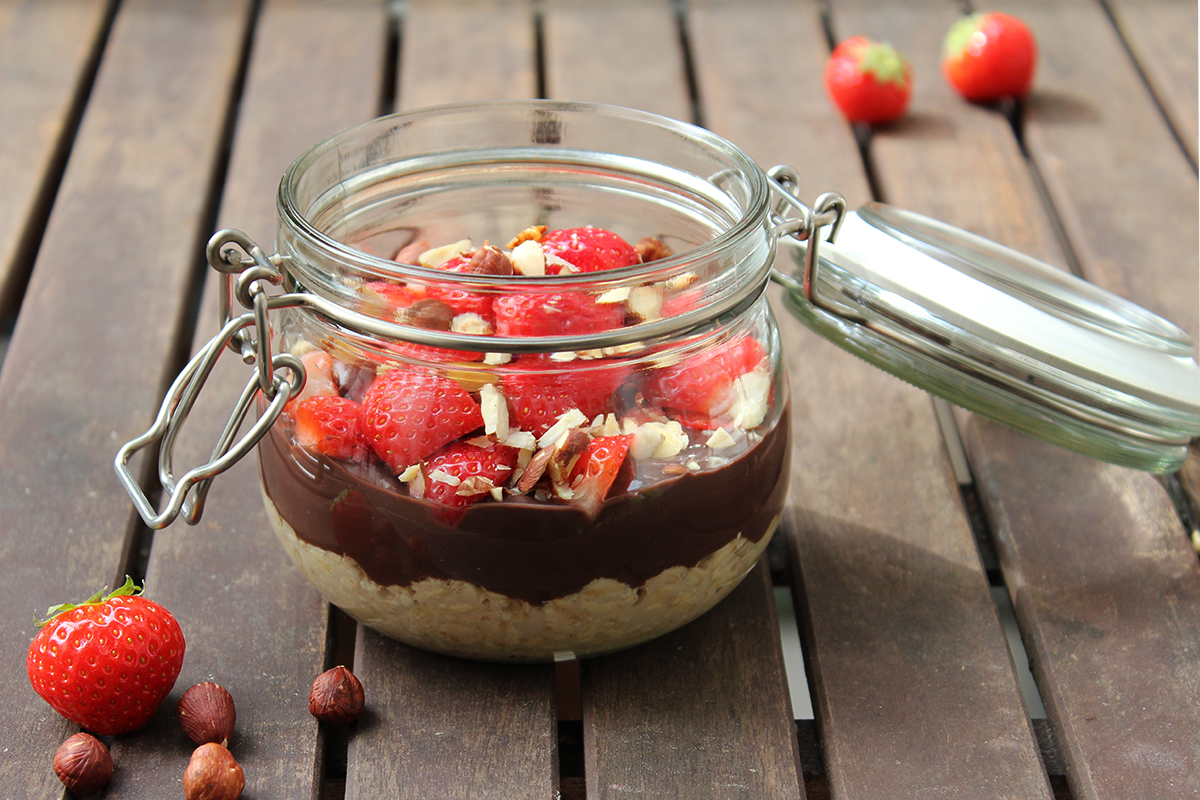 Overnight-Oats-Schokolade-pudding-Erdbeeren