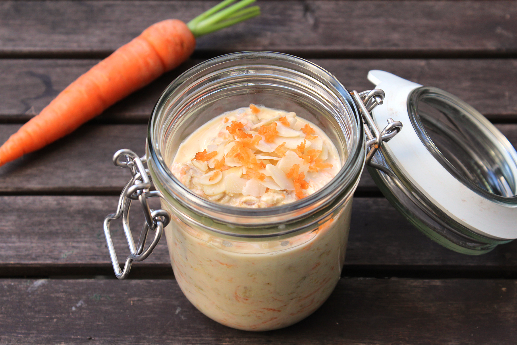 Orangen-Joghurt Oats mit Möhren für die guten Vorsätze - Overnight-Oats Orangen-Joghurt Oats mit Möhren für die guten Vorsätze - Overnight-Oats